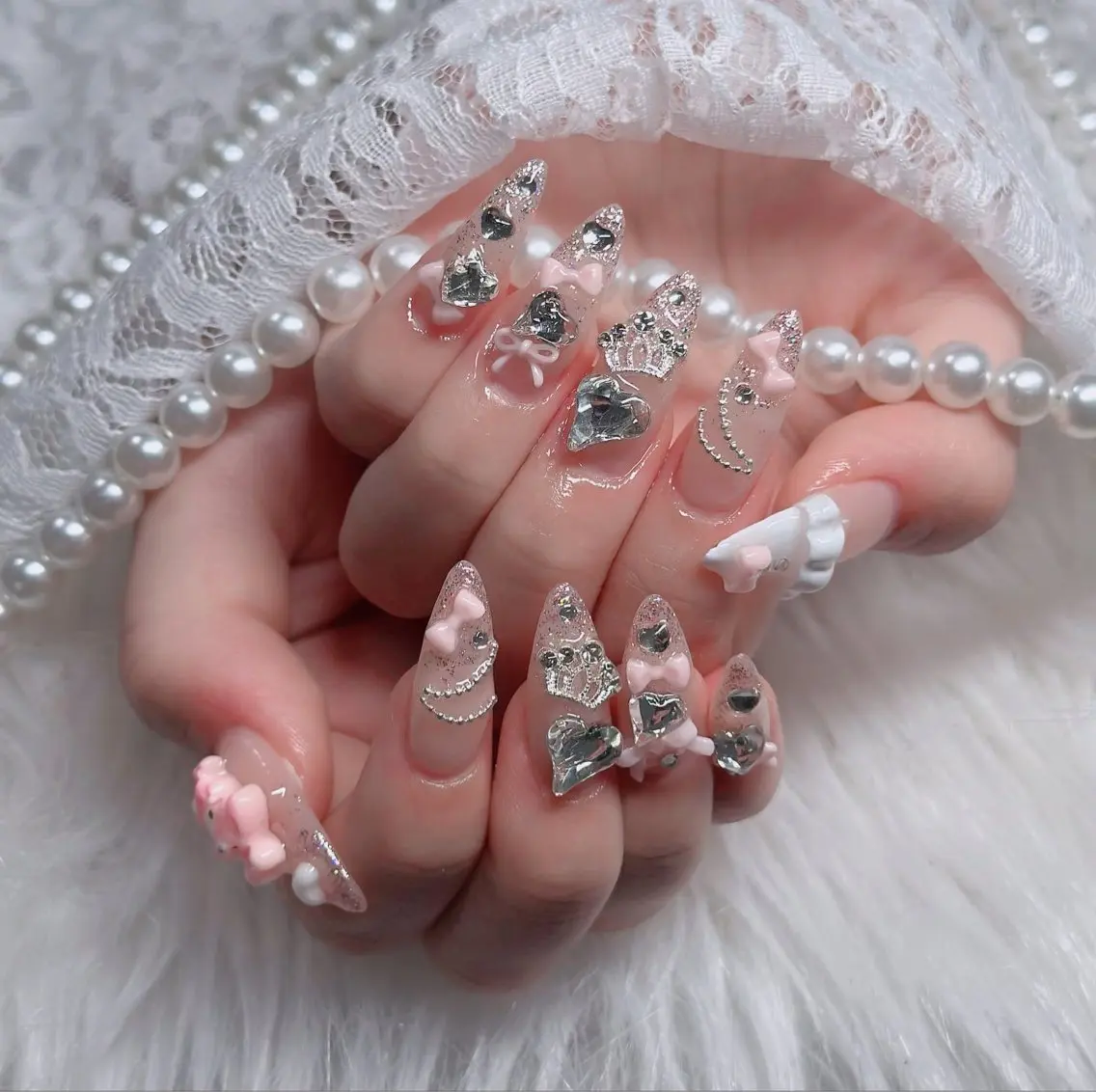 ネイル オーロラネイル フレンチネイル ジェルネイル ハロウィン キラキラネイル H.baby Nail Salonのネイルデザイン