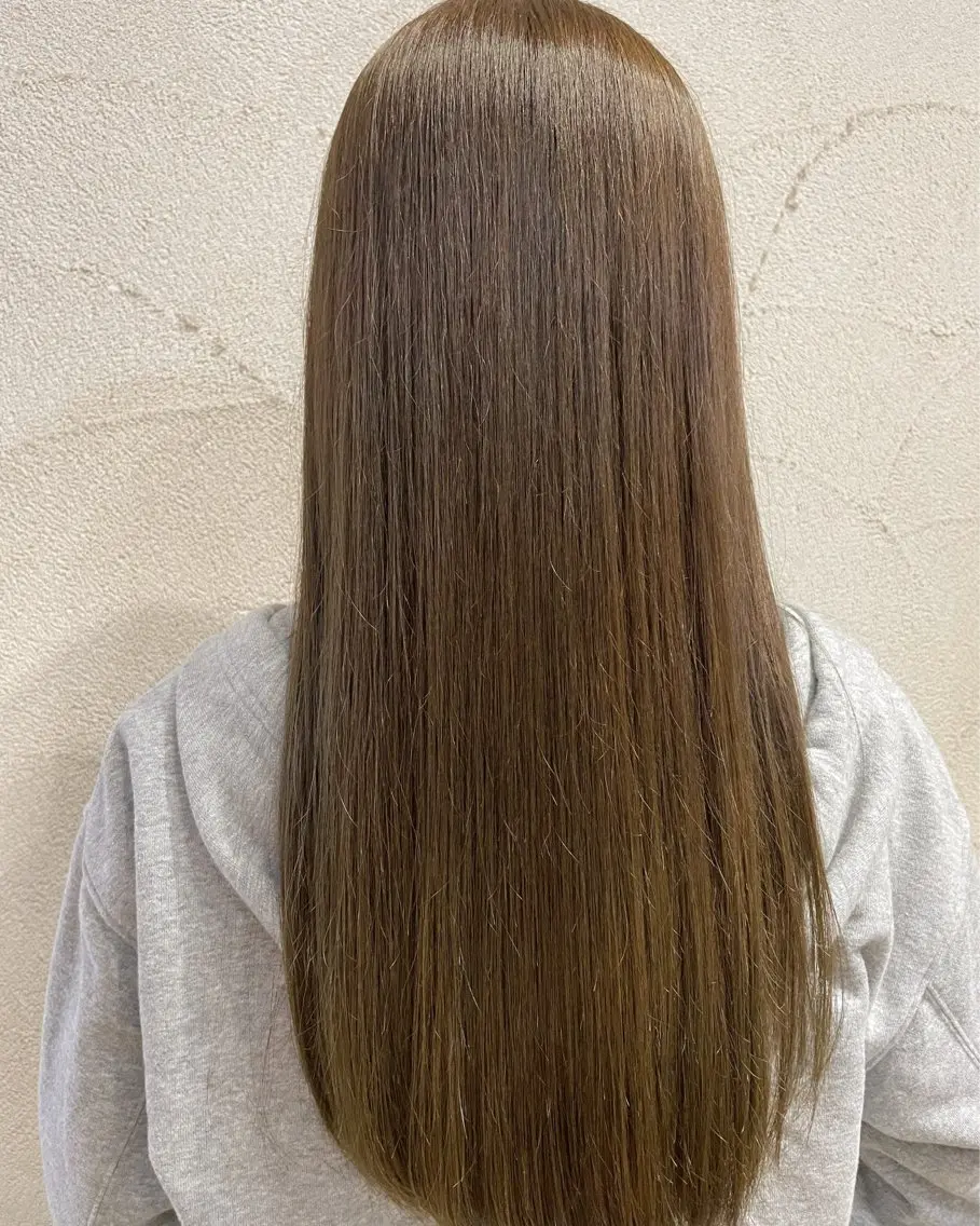 ロング カラー ベージュカラー オリーブベージュ 大塚 友茉のヘアスタイル
