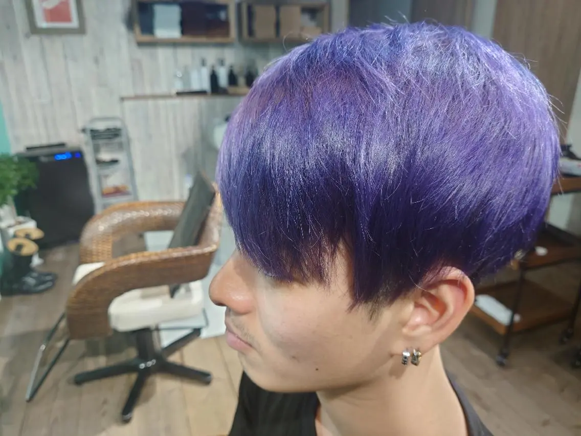カラー メンズ メンズブリーチ ブリーチ ピンクカラー ピンクパープル ヘアカラー 伊藤 新のヘアスタイル