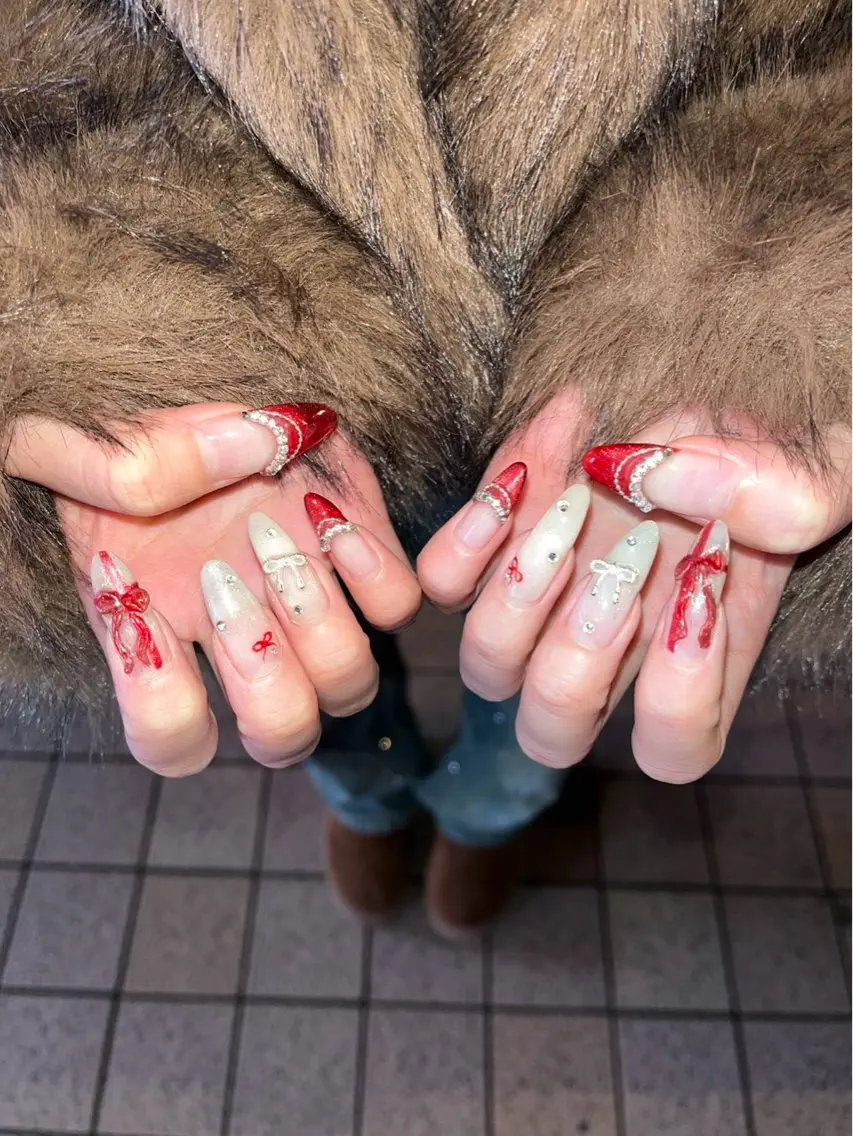 ネイル ラメ(グリッター) マグネットネイル リボン 冬ネイル クリスマス ハンドネイル ✨韓国✨nail salonLumieのネイルデザイン