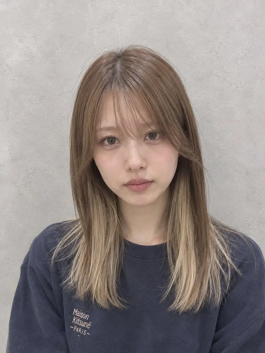 セミロング カラー ベージュカラー インナーカラー ホワイトベージュ カット ヘアカラー トリートメント 【enil代表】 杉林和哉のヘアスタイル
