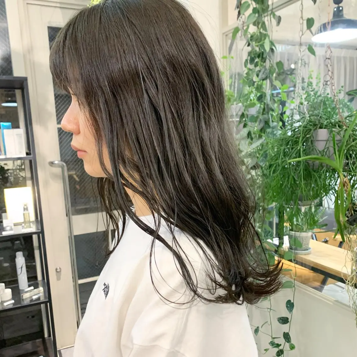 ミディアム カラー ネイル ハイトーンボブ 前田 表参道　グレージュのヘアスタイル