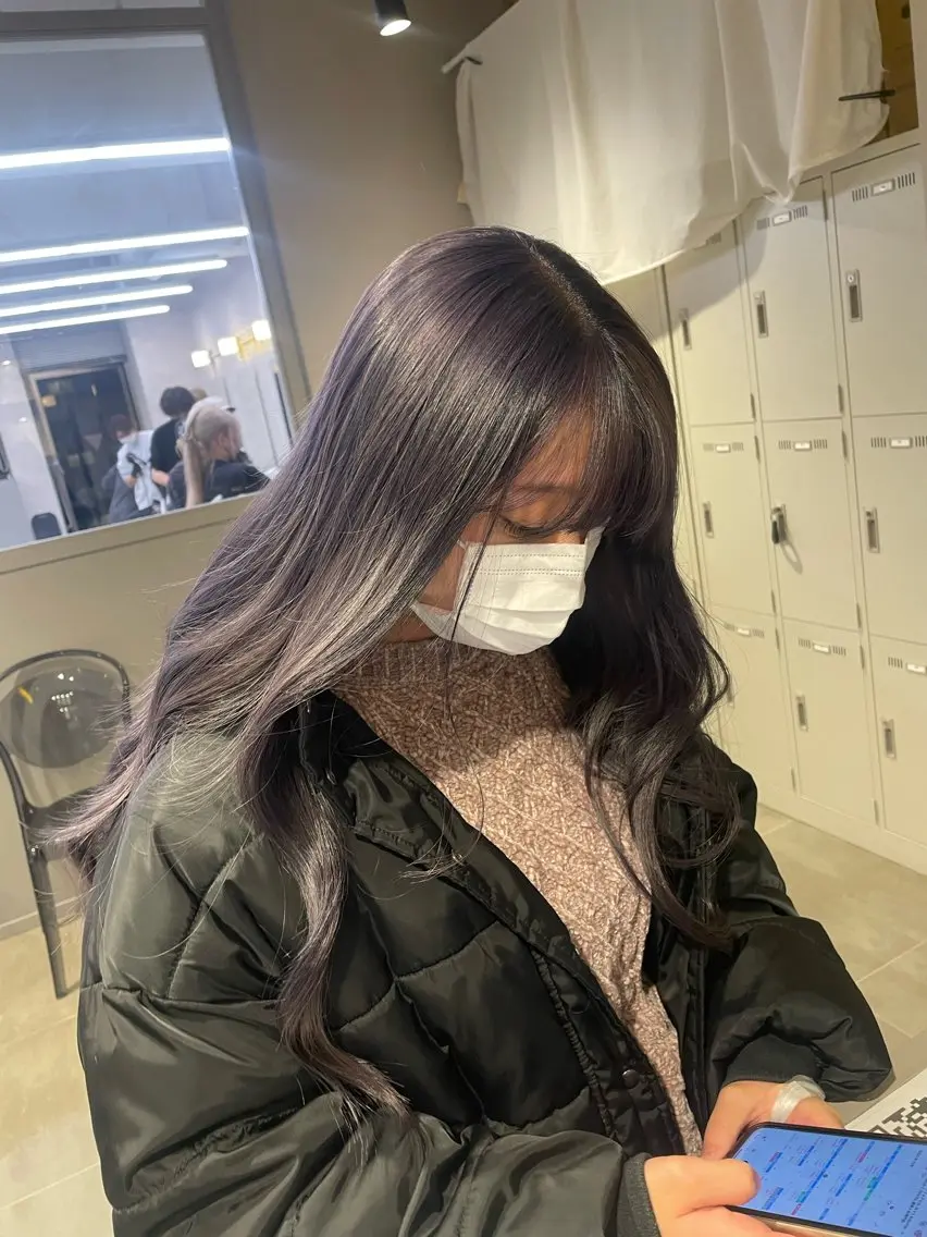 セミロング カラー 抜け感レイヤー︴ ニュアンスカラーのヘアスタイル
