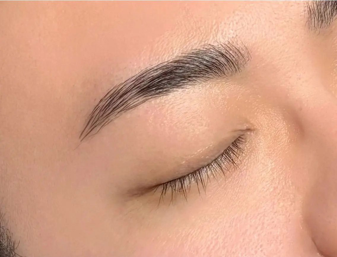 【メンズ▸▸】毛流れ矯正➕垢抜け眉毛wax🚹アイブロウ✍🏻美眉スタイリング𓂃 ¥5600の写真