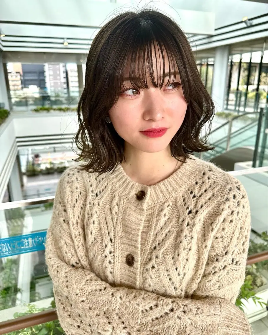 ミディアム カラー グレージュ なるお 髪質改善ストレートのヘアスタイル