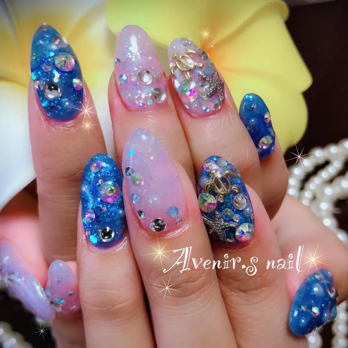 ネイル キラキラネイル Home Salon Avenir.のネイルデザイン