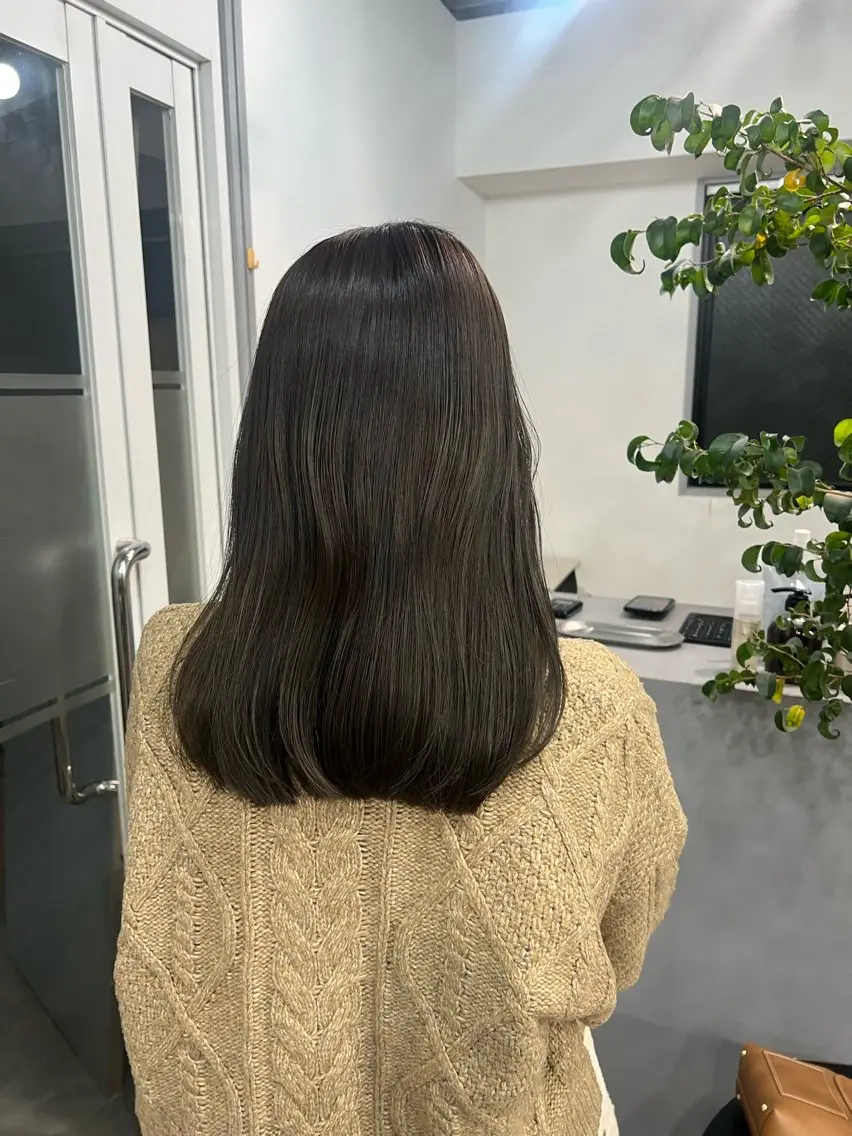セミロング ヘアカラー トリートメント hikaru💘髪質 改善 透明感カラーのヘアスタイル
