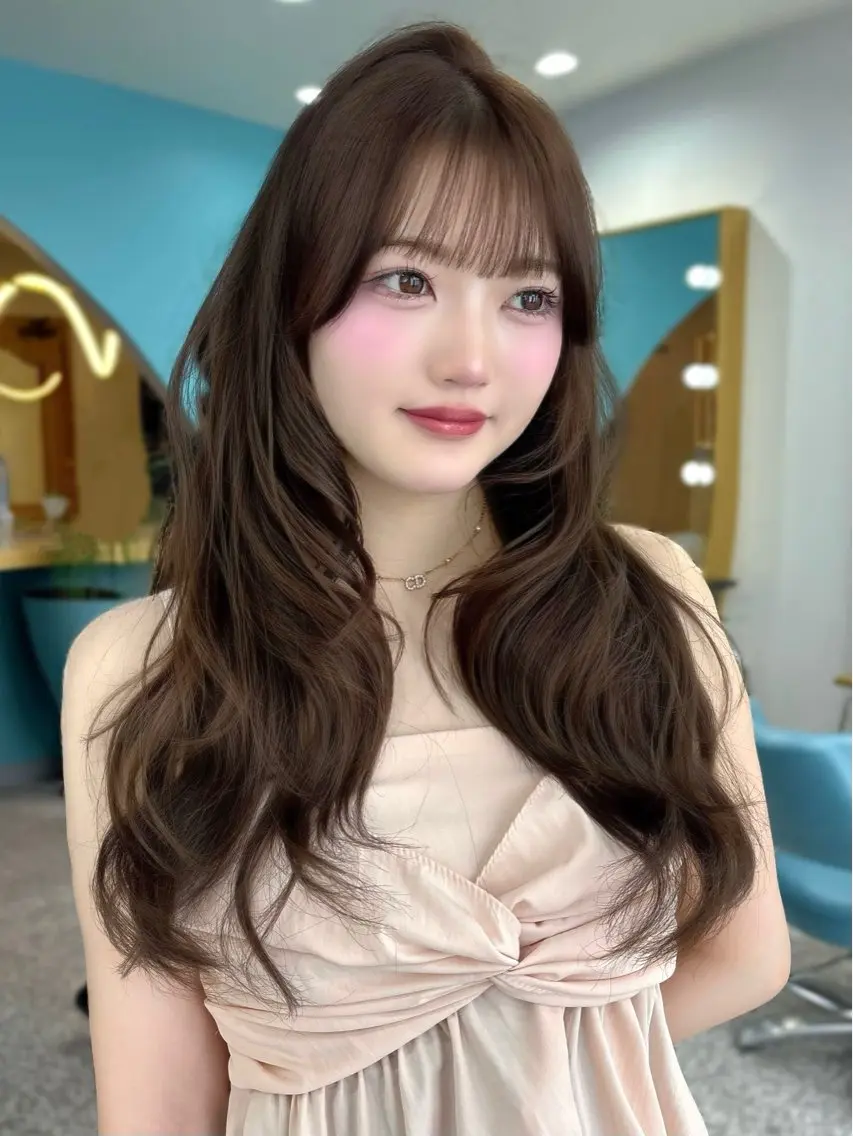 ロング カラー ベージュカラー ブリーチ ブラウンカラー 透明感カラー グレージュ カット ヘアカラー トリートメント 透明感カラー Nau🎀のヘアスタイル