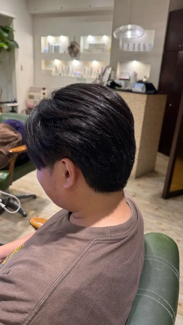 メンズ 刈り上げ カット 亀有✂️正路 彩夏のヘアスタイル