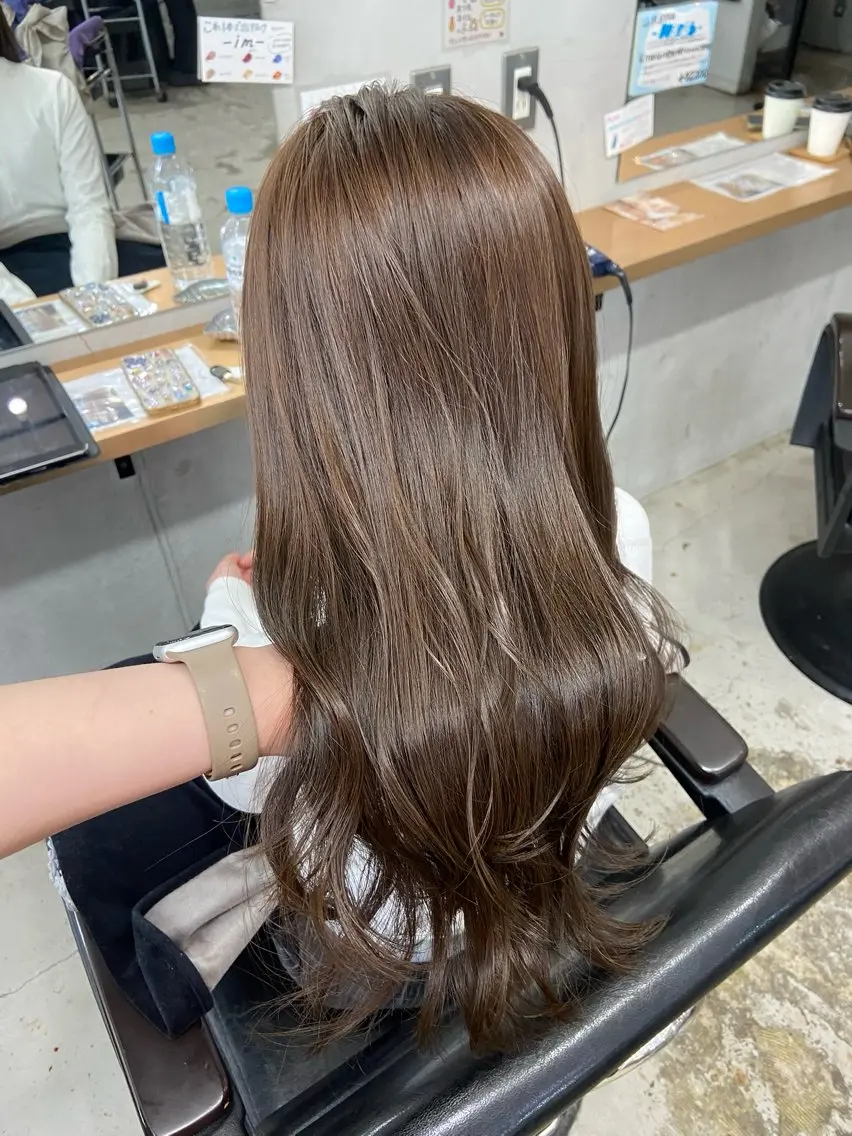 ロング カラー ブラウンカラー グレージュ カット ヘアカラー トリートメント 安住 日花のヘアスタイル