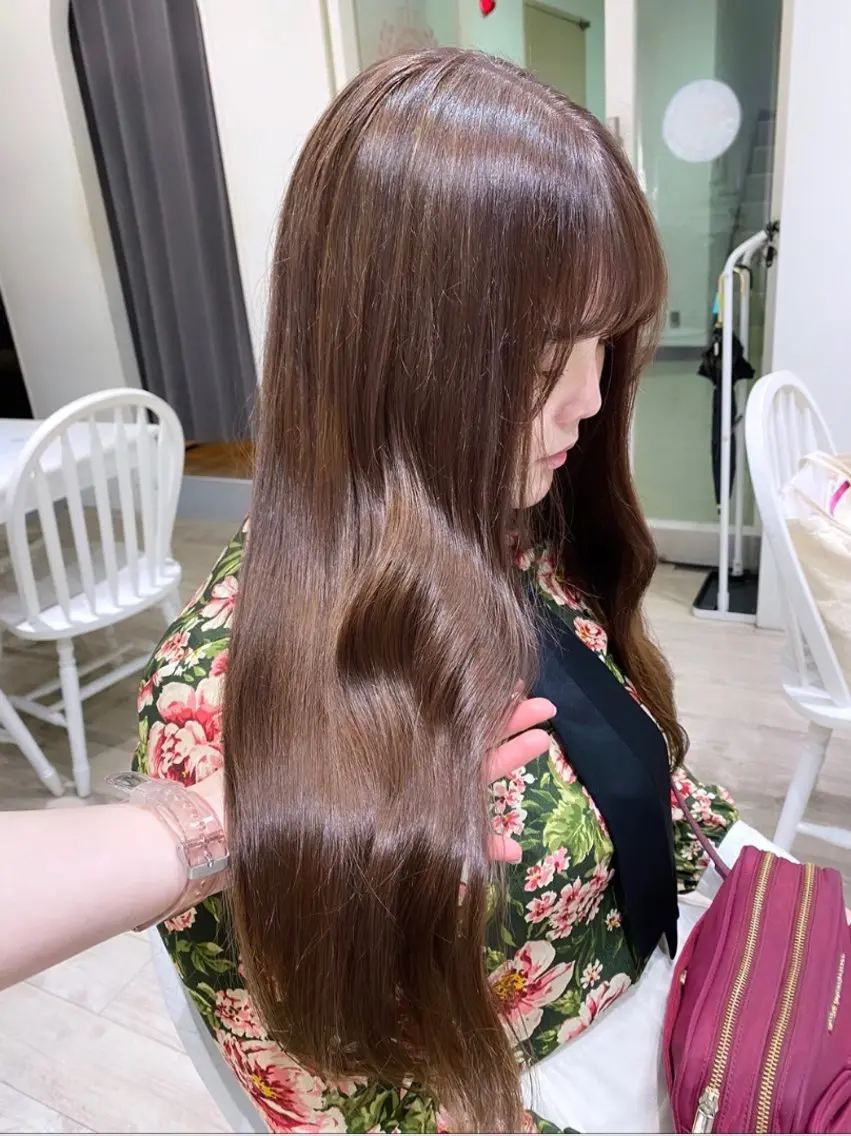 ロング カラー ブラウンカラー ヘアカラー トリートメント 暖色カラー✨️ 門内 梨真のヘアスタイル