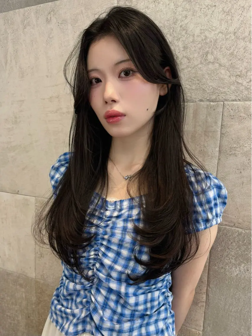 ロング 韓国風ヘア レイヤーカット ロング 小顔カット カット ヘアカラー トリートメント 佐々木 花音のヘアスタイル