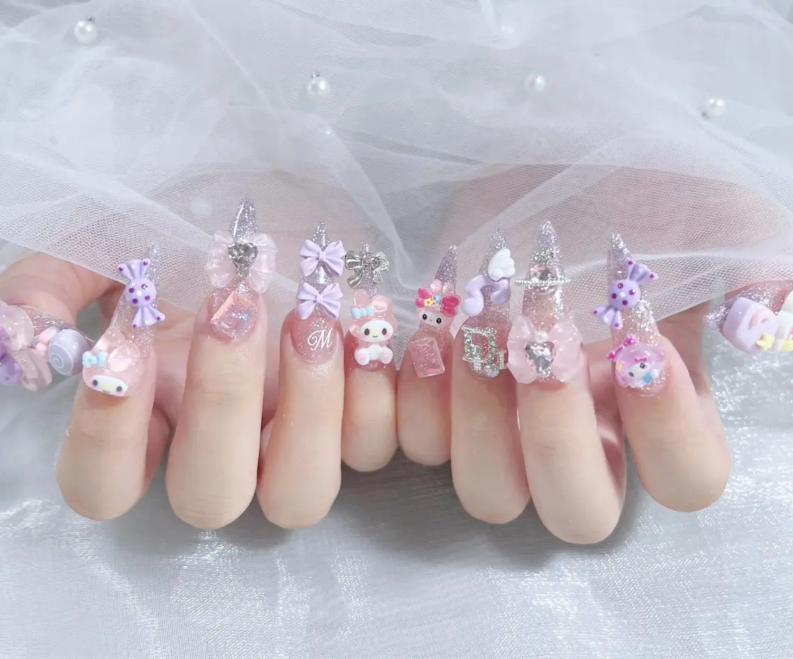 ネイル オーロラネイル クリアネイル フラッシュネイル ジェルネイル グラデーション ハンドネイル Amee Nail Salonのネイルデザイン