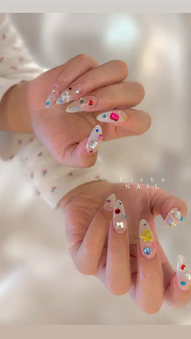 ネイル ガーリー ハート キラキラネイル 韓国ネイル ロングネイル ハンドネイル Beauty salonLiebeのネイルデザイン