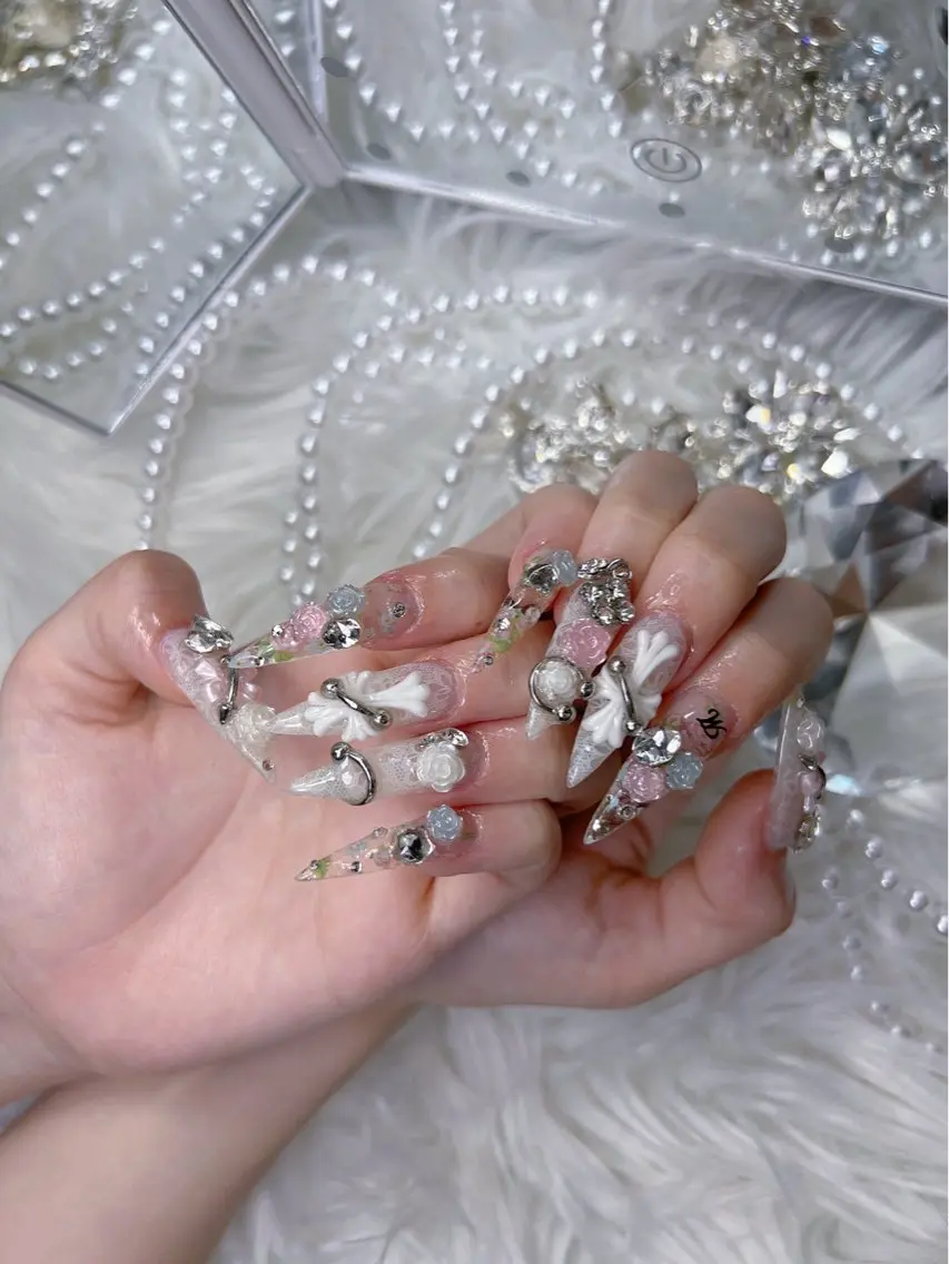 ネイル アートネイル オーロラネイル チークネイル 長さ出し フットネイル Miya _nailのネイルデザイン
