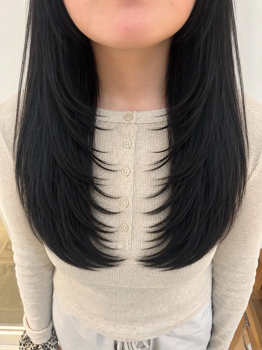 ロング レイヤーカット 和泉田 真白のヘアスタイル