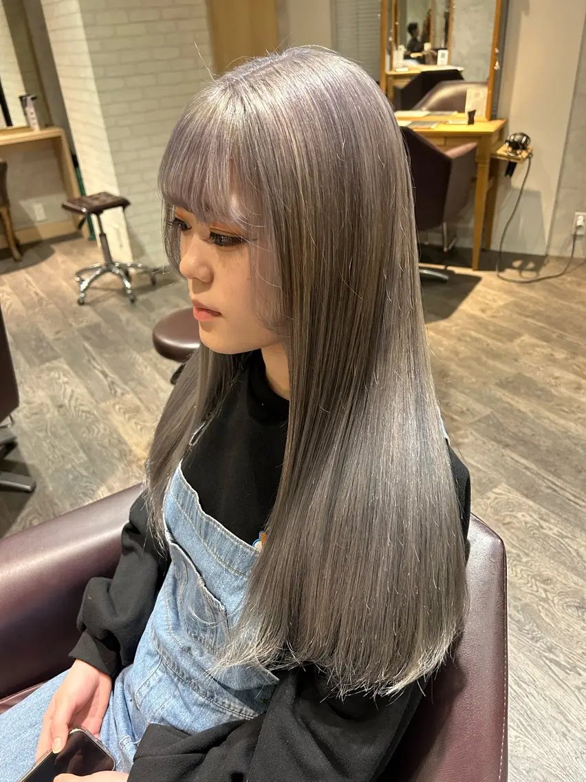 セミロング カラー シルバー ホワイトシルバー ヘアカラー パーソナルカラー 診断🍀マリンのヘアスタイル