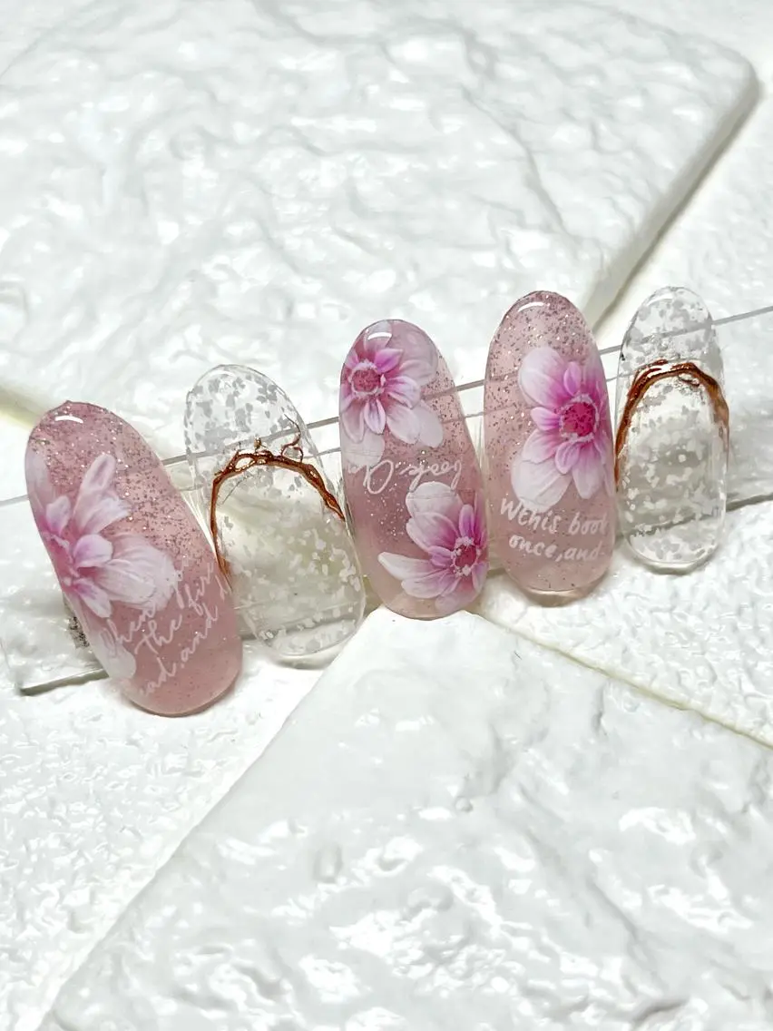 ゴージャスアート💅持ち込みデザインOK✨4週間以内のご予約で次回オフ無料✨の写真