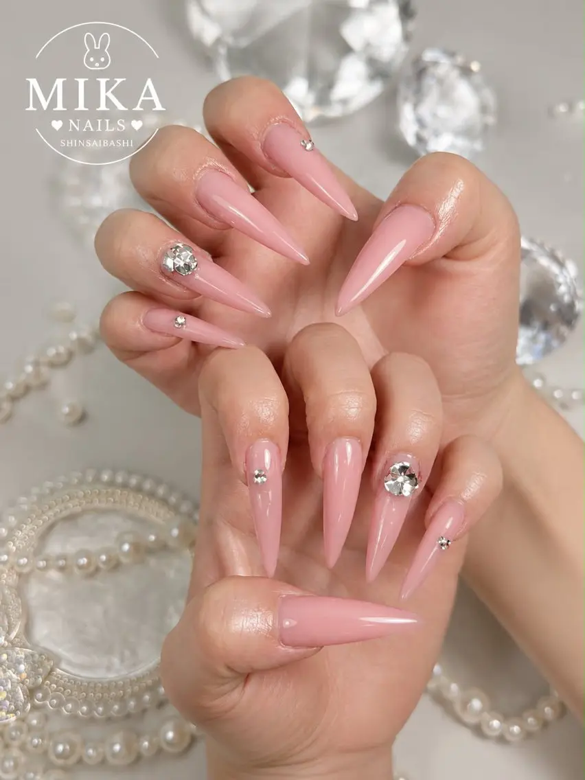 ネイル ガーリー キラキラネイル 韓国ネイル ロングネイル シンプルネイル ハンドネイル 🦊Genie🦊 Mika Nailsのネイルデザイン