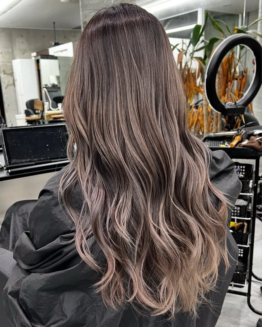 ロング カラー バレイヤージュ レイヤーカット welring hair salonのヘアスタイル