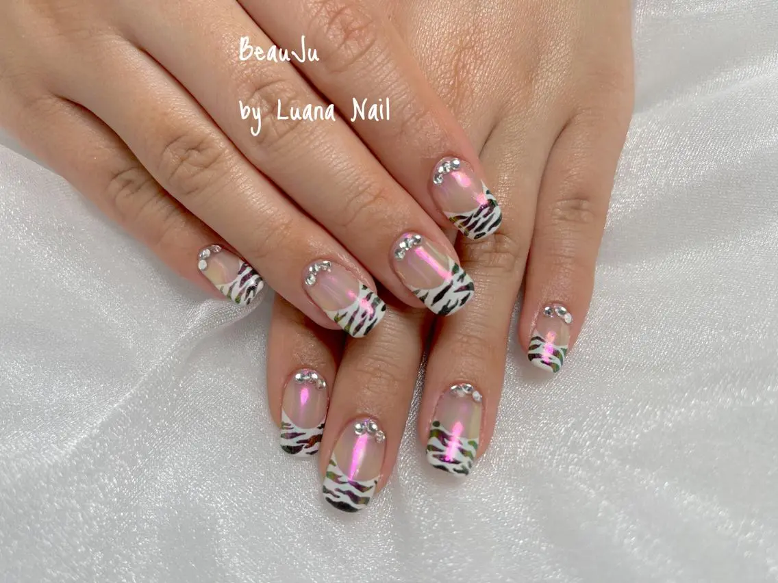 ネイル ミラーネイル ハンドネイル BeauJu by Luana Nailのネイルデザイン