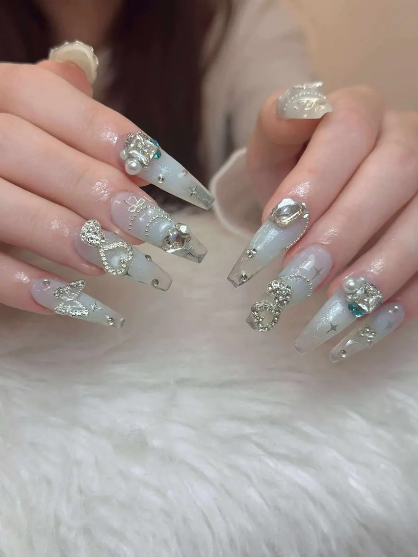 ネイル アートネイル ジェルネイル ニュアンスネイル シンプルネイル ネイルチップ ハンドネイル Nie Nail Shinokuboのネイルデザイン