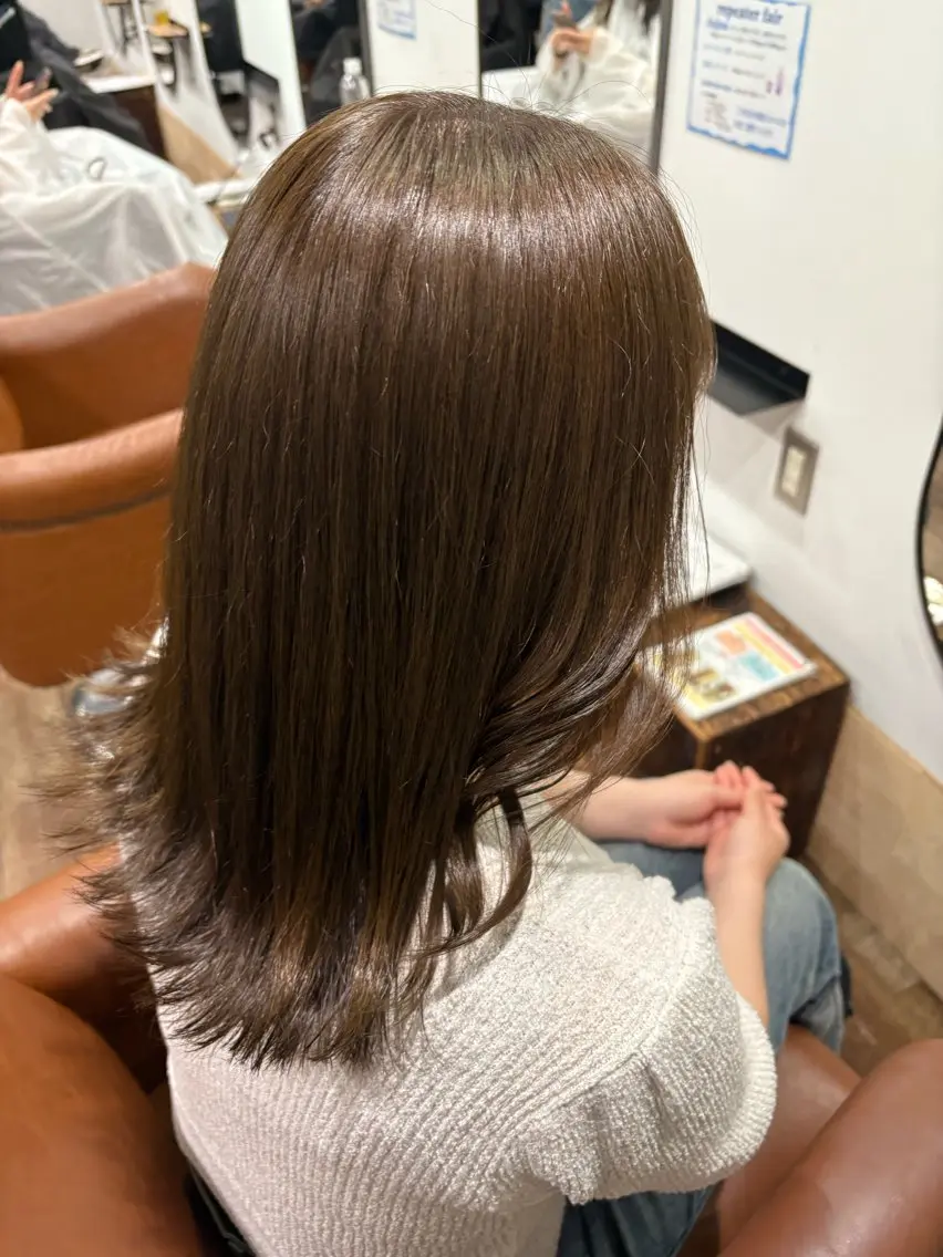 ミディアム チョコレートブラウン コトミ/梅田茶屋町/ 透明感カラーのヘアスタイル