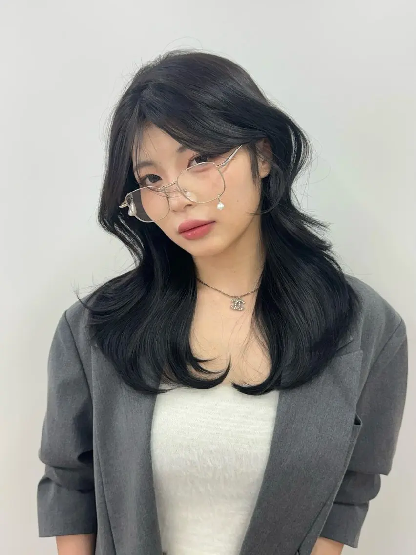 ミディアム 'AXIS cocoroのヘアスタイル