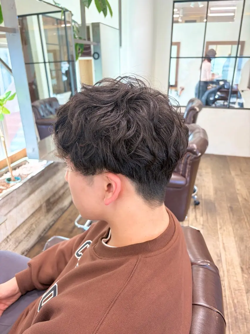 カラー パーマ メンズ メンズパーマ 刈り上げ スパイラルパーマ カット パーマ ヒナ/酸性ストレート ・艶カラー🌿のヘアスタイル