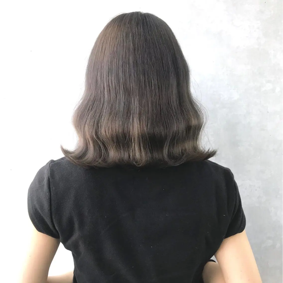 ミディアム カラー アッシュ アッシュグレー アッシュグレージュ ブリーチ グレージュ K-POP好き美容師 🇰🇷Kai.Yのヘアスタイル
