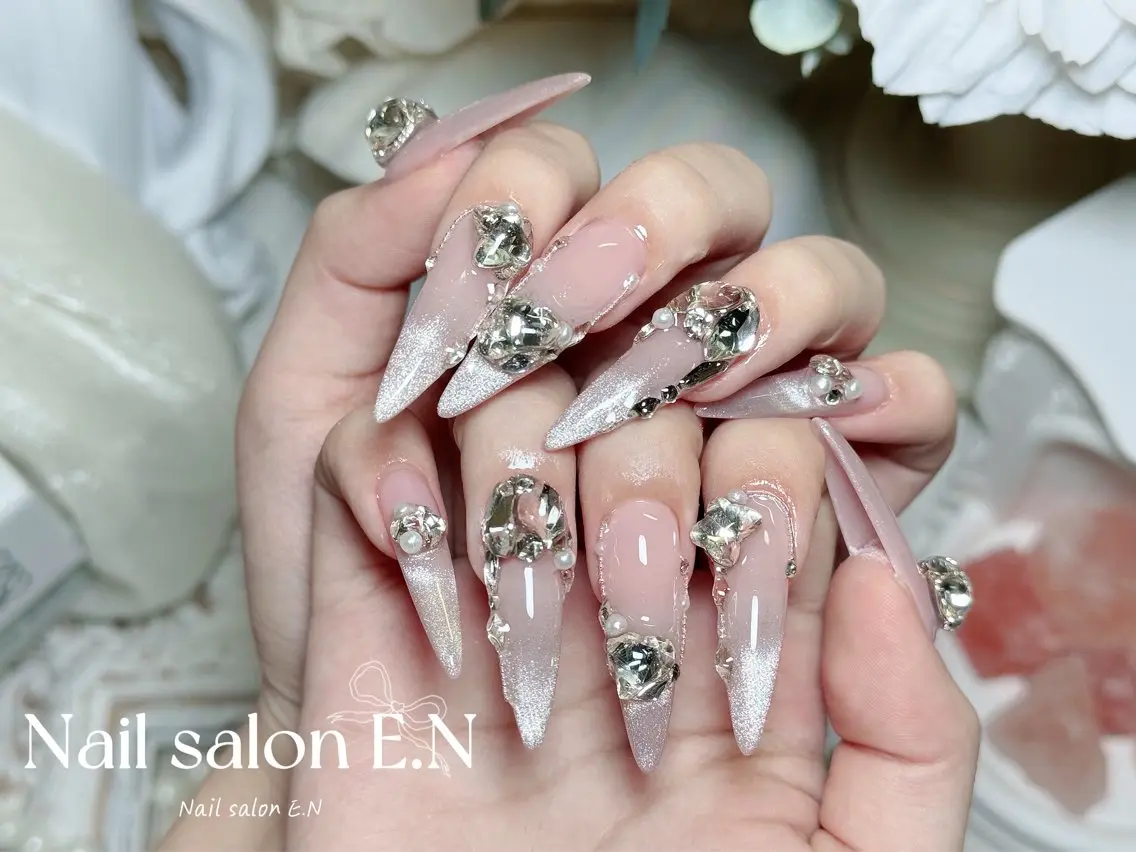 ネイル アートネイル オーロラネイル ブラウン クリアネイル フレンチネイル ハンドネイル E.N🦋 長さ出し/持ち込みのネイルデザイン