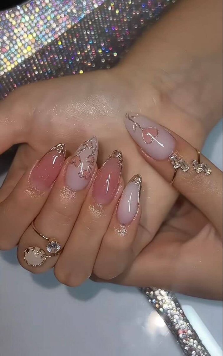 ネイル M.Queenネイル サロン天神今泉店のネイルデザイン