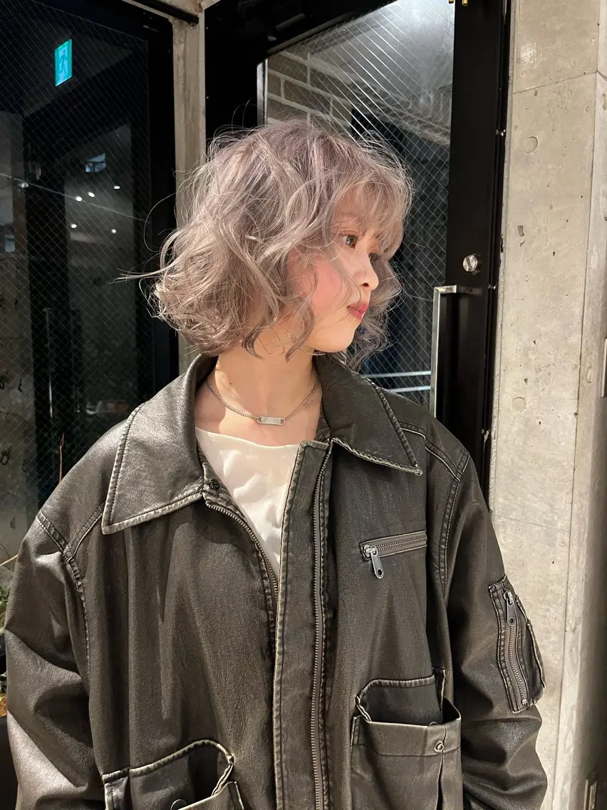 カラー ヘアカラー ウルフ/レイヤー/ ブリーチカラーのヘアスタイル