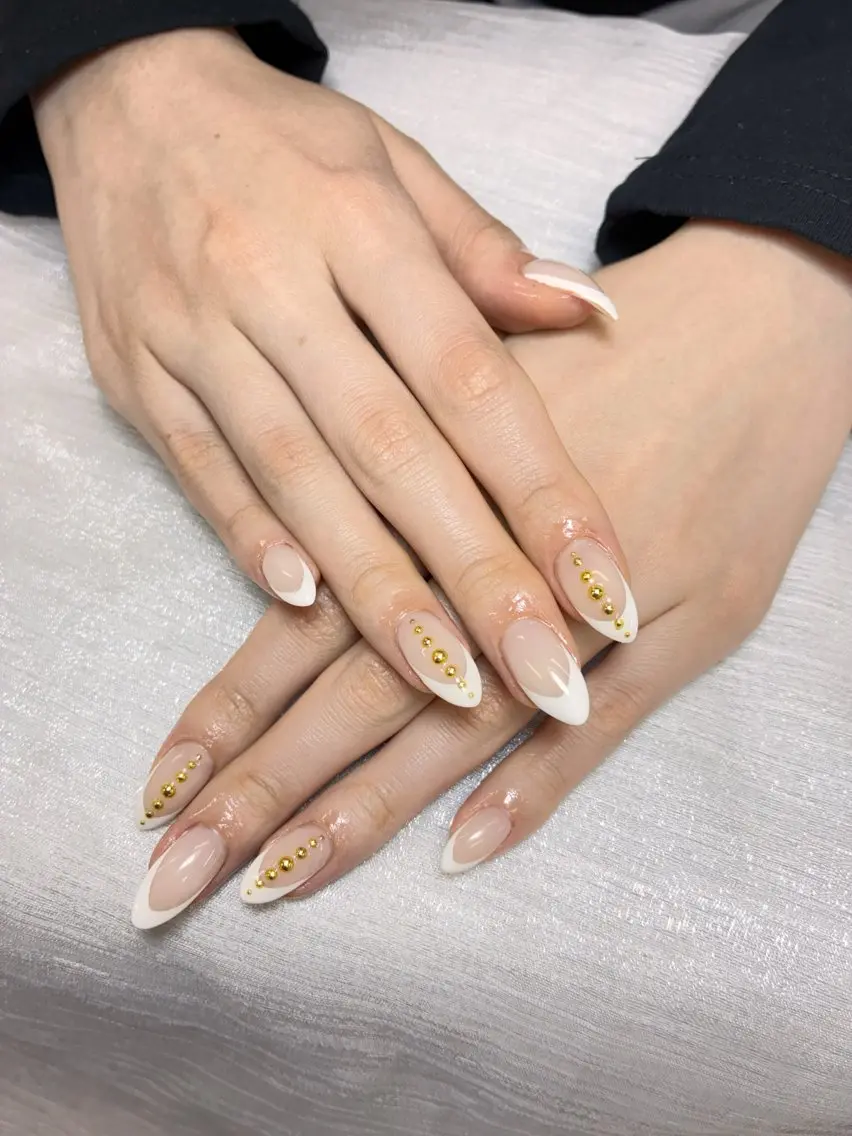 ネイル ハンドネイル 佐藤 依娜のネイルデザイン