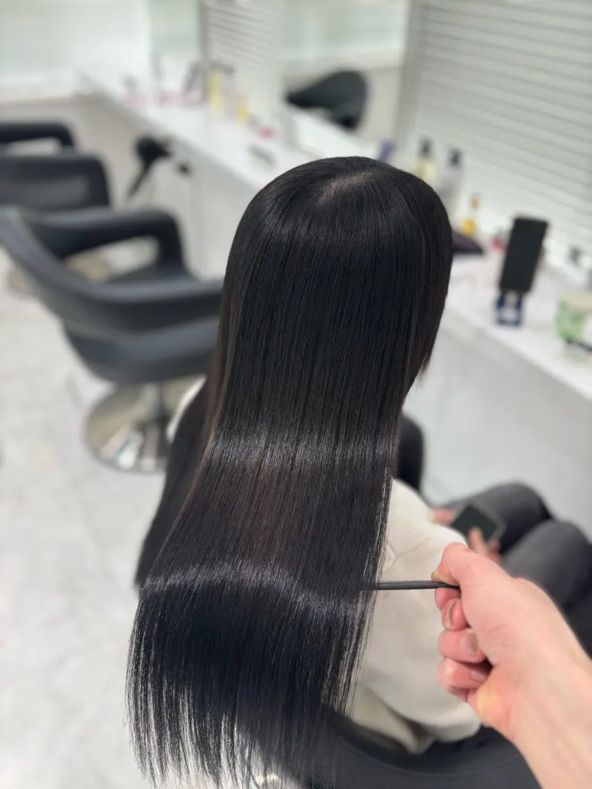 ロング カット 縮毛矯正 トリートメント 流行りの透明感カラー ×縮毛矯正🤍ユウのヘアスタイル