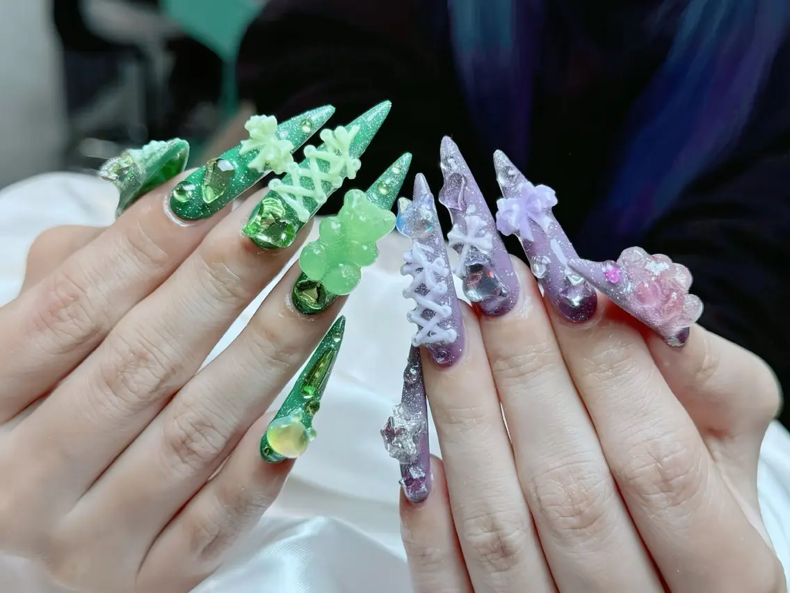 ネイル アニマル柄 ボルドー ブラウン チークネイル フレンチネイル ハンドネイル Rin Nail 新大久保店のネイルデザイン
