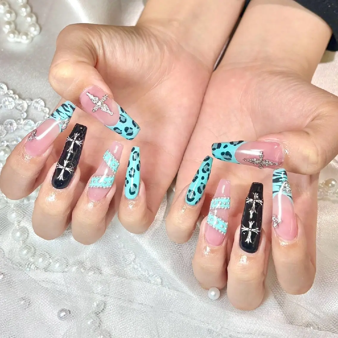 ネイル io nail  心斎橋店⚜️のネイルデザイン