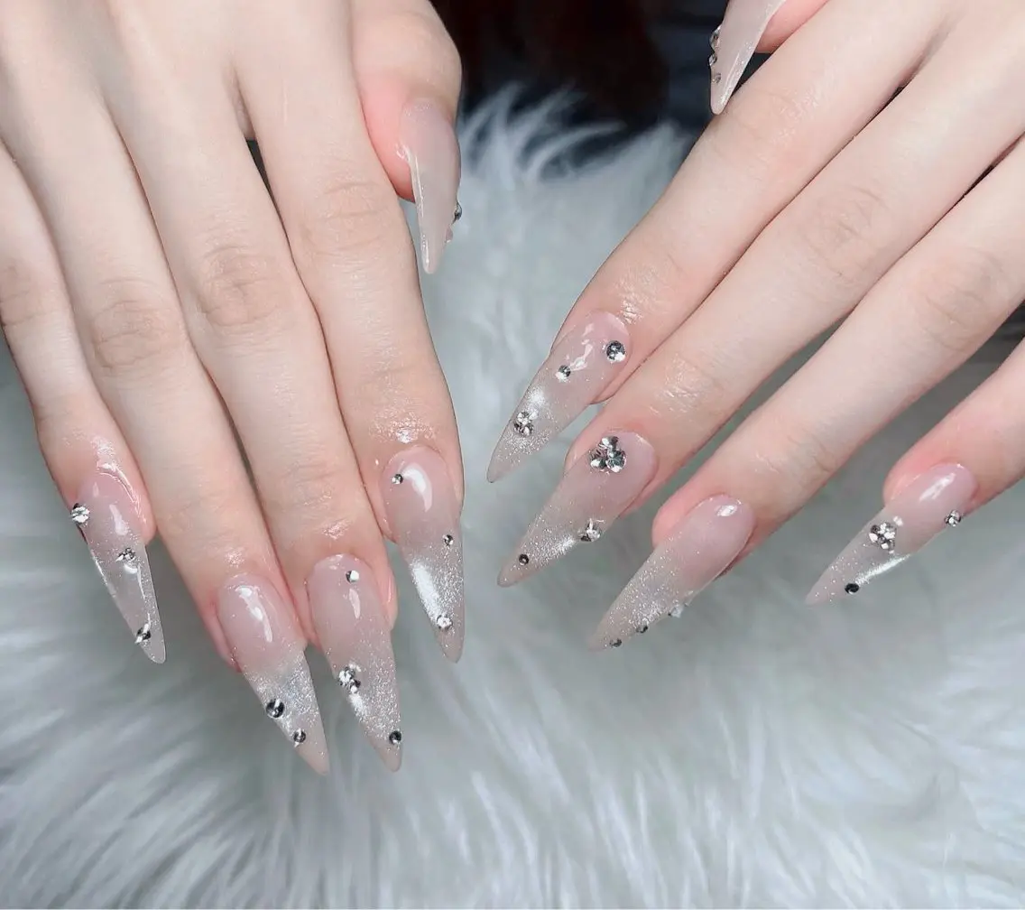 ネイル チークネイル 長さ出し フラッシュネイル フレンチネイル グラデーション ハンドネイル Lenie Nail Salonのネイルデザイン