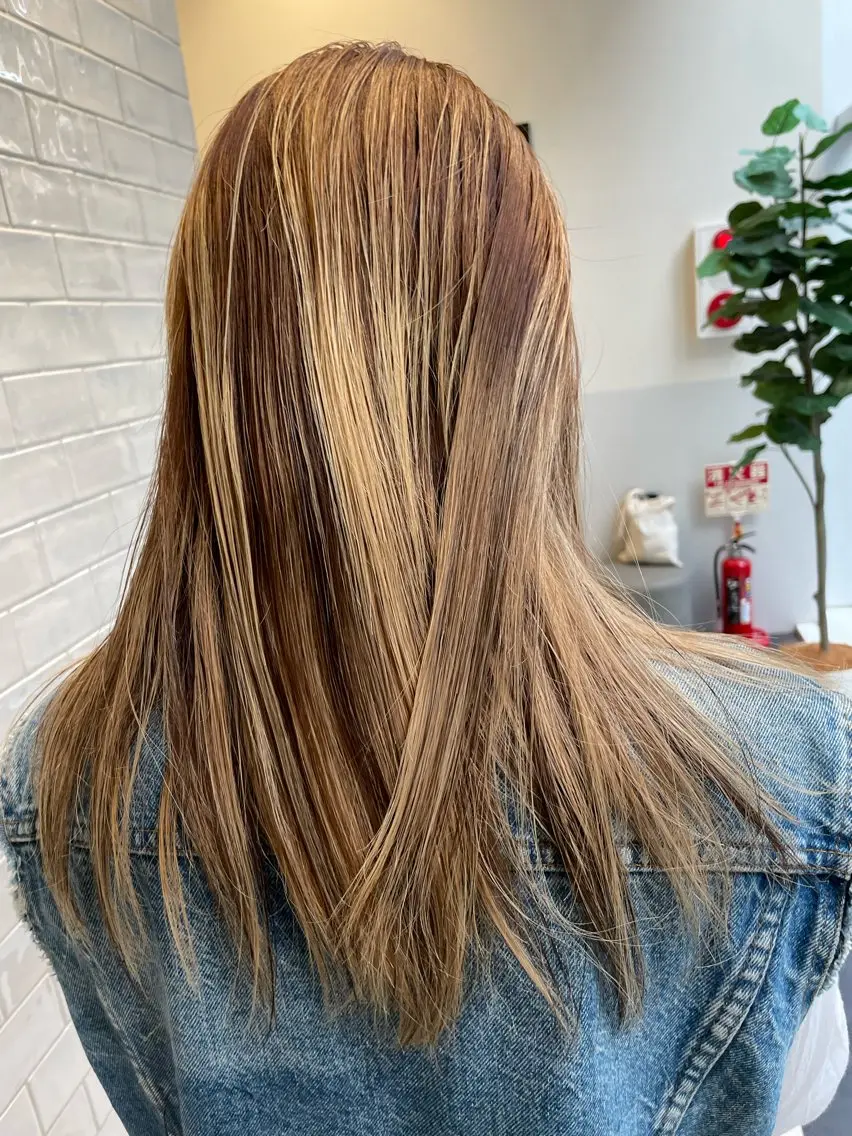 ミディアム カラー カット ヘアカラー トリートメント ブリーチ🧚 ボブ✍️レイヤーのヘアスタイル