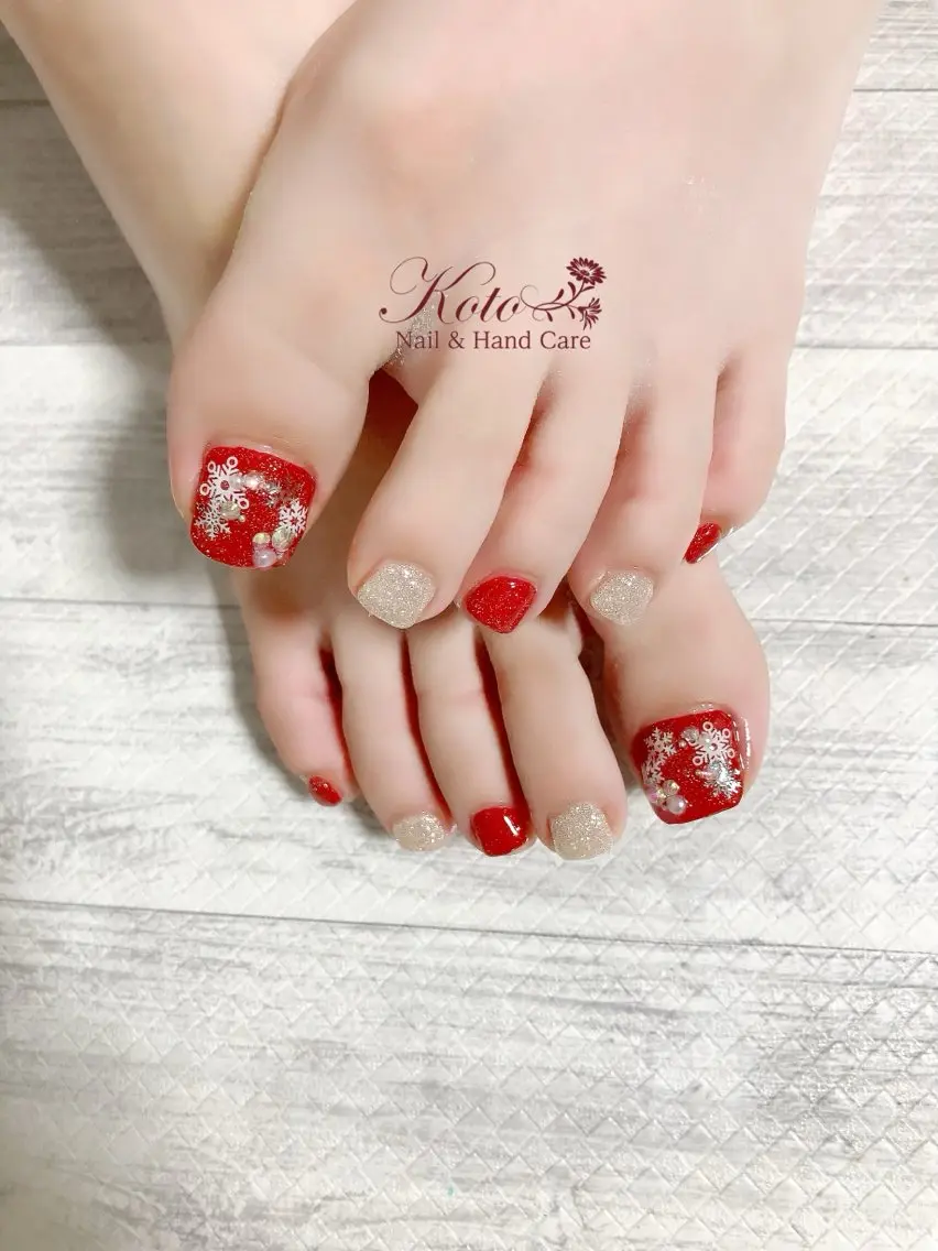 ネイル 長さ出し ジェルネイル 持ち込み ニュアンスネイル 赤色 フットネイル Nail Salon KOTOのネイルデザイン