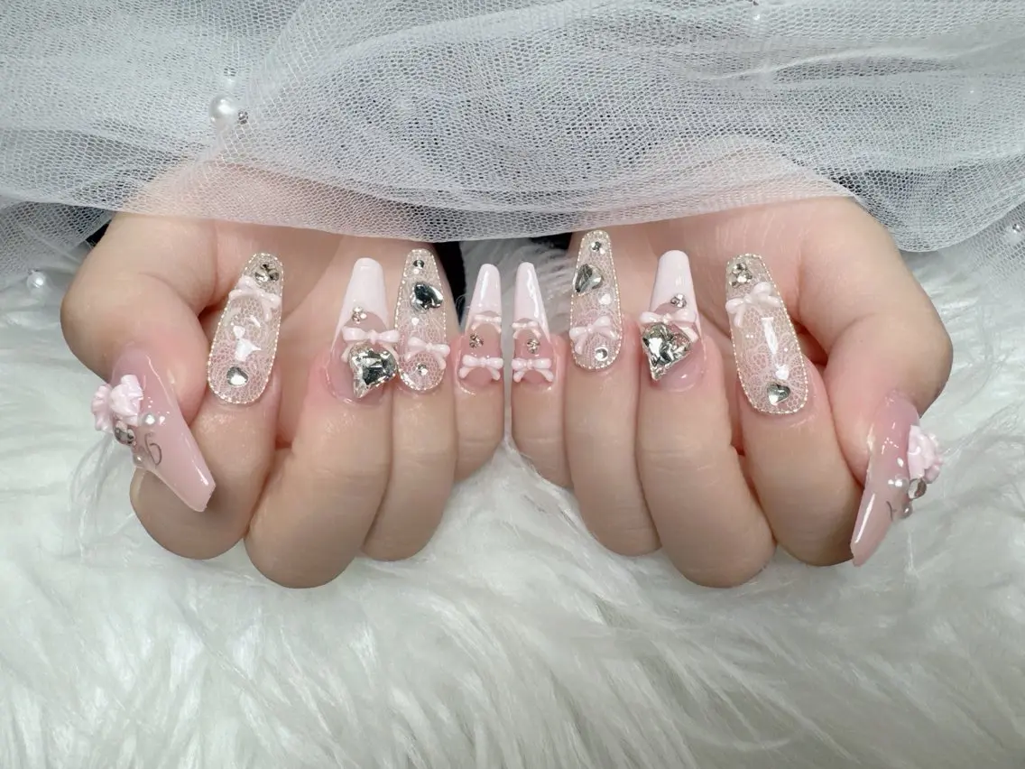 ネイル ブラウン フレンチネイル 韓国ネイル マグネットネイル ニュアンスネイル ハンドネイル ハンドケア Hara Nail 【持ち込みOK】のネイルデザイン