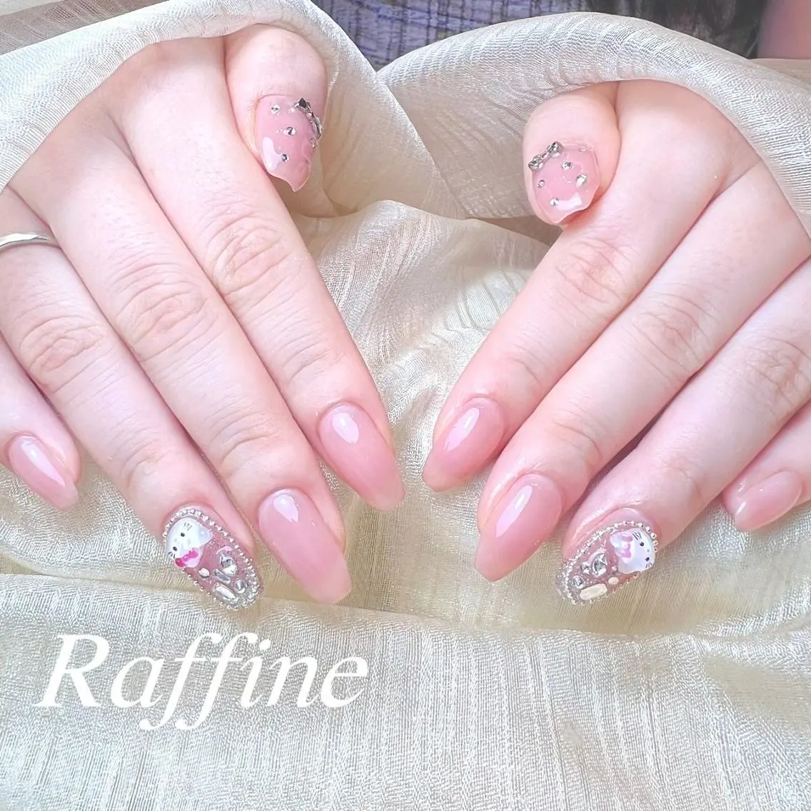 ネイル RAFFINE haru🦋🩵のネイルデザイン