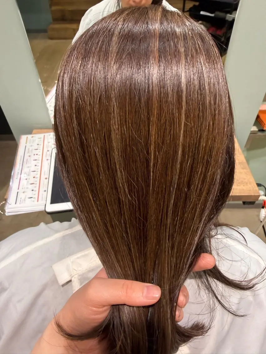 ミディアム ハイライト 草野 奈扇のヘアスタイル