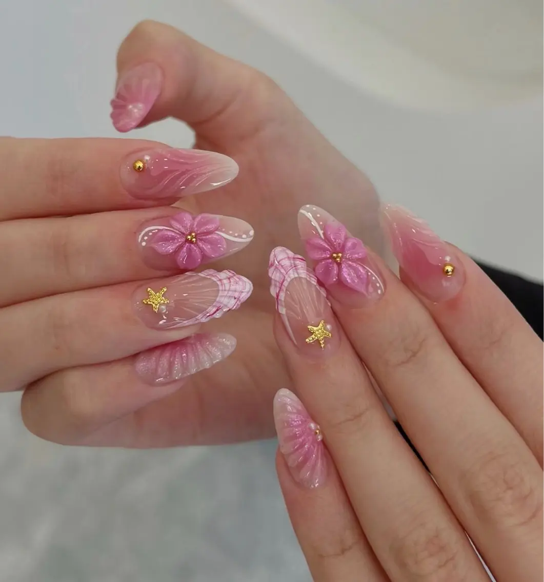 ネイル フットネイル フレンチネイル グラデーション 氷ネイル・うるうるネイル 韓国ネイル ハンドネイル Lynn_ Nailのネイルデザイン