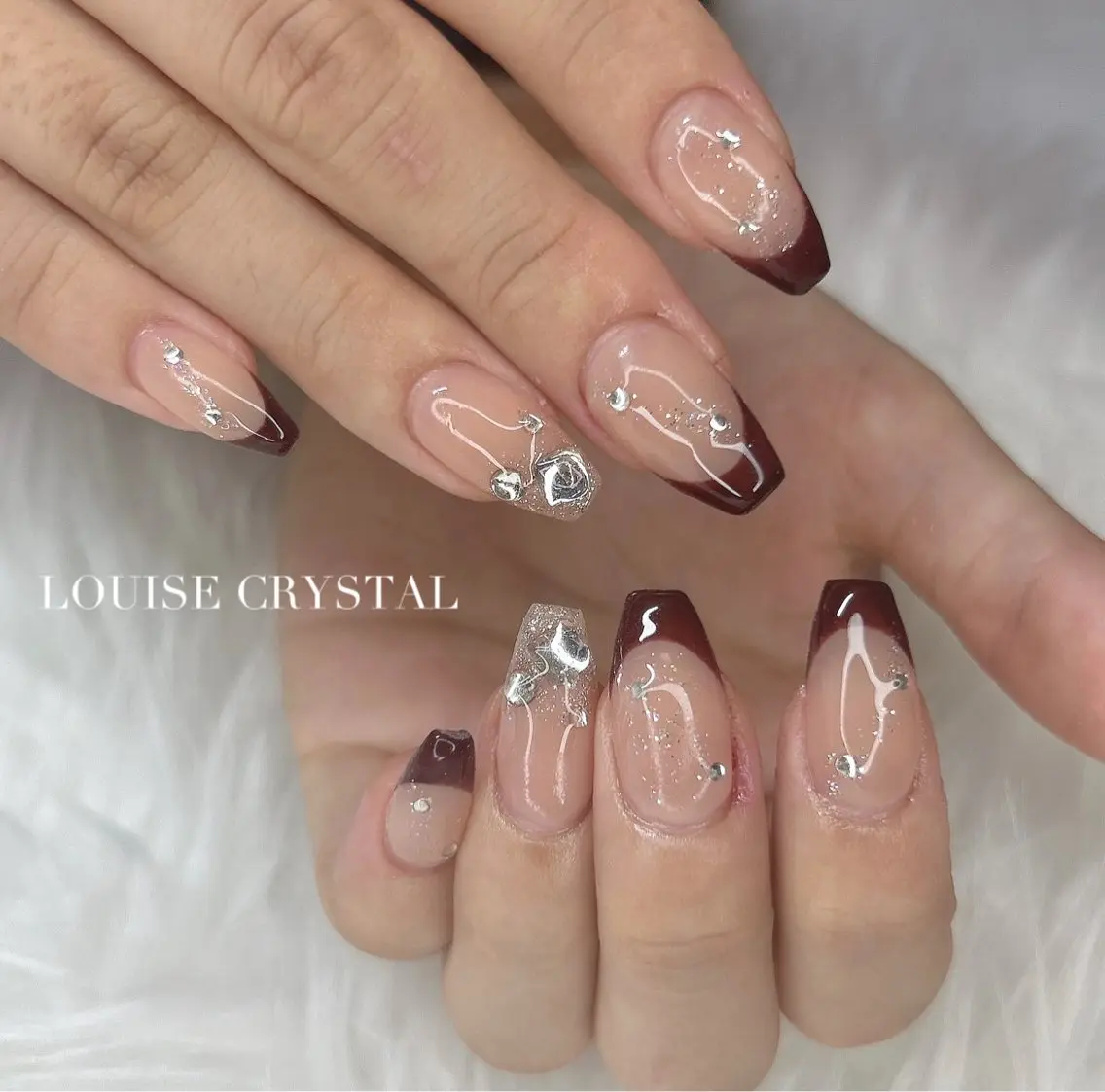 ネイル ハンドネイル LOUISE CRYSTALのネイルデザイン