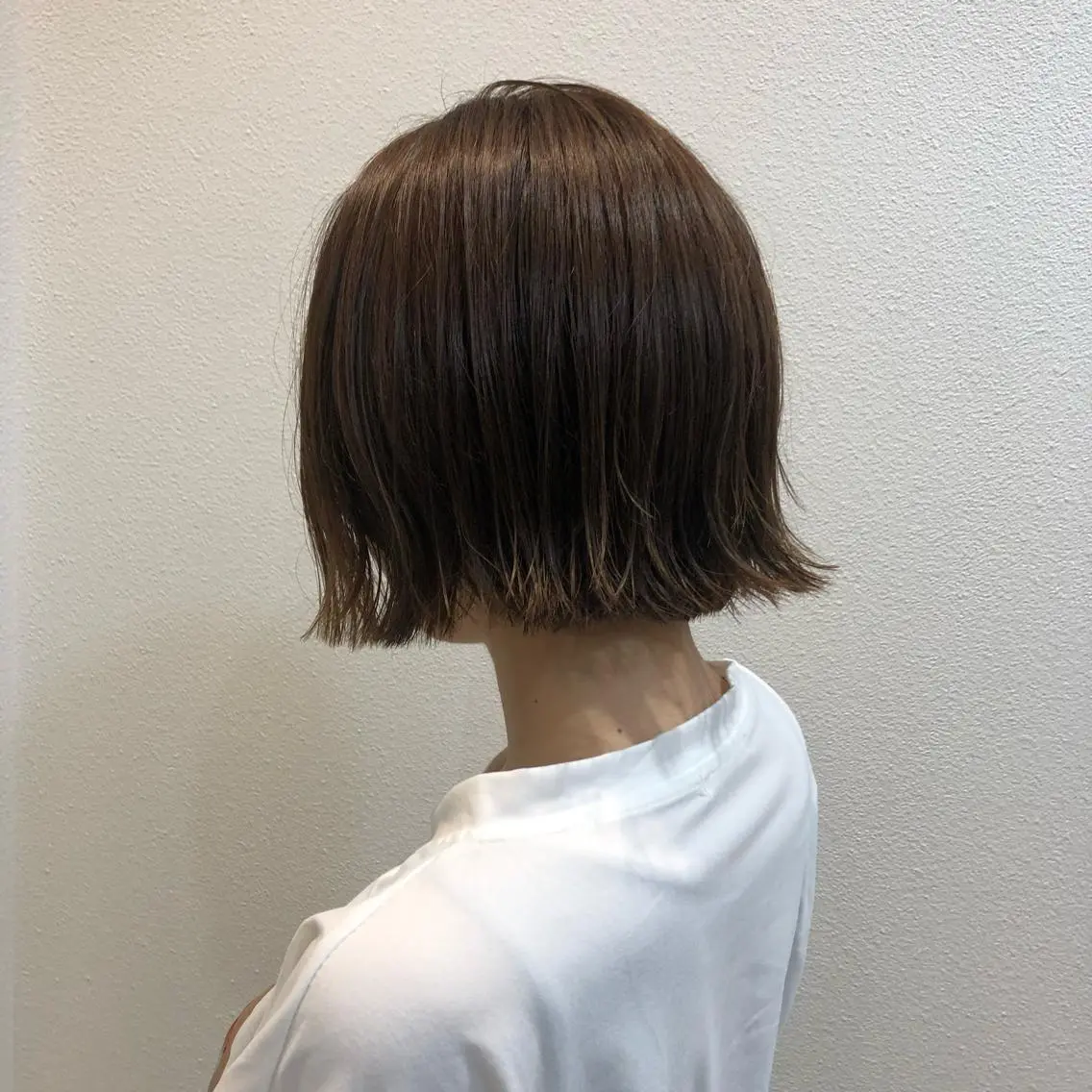 ミディアム カラー ベージュカラー ボブ 外ハネヘア 柳田 駿のヘアスタイル