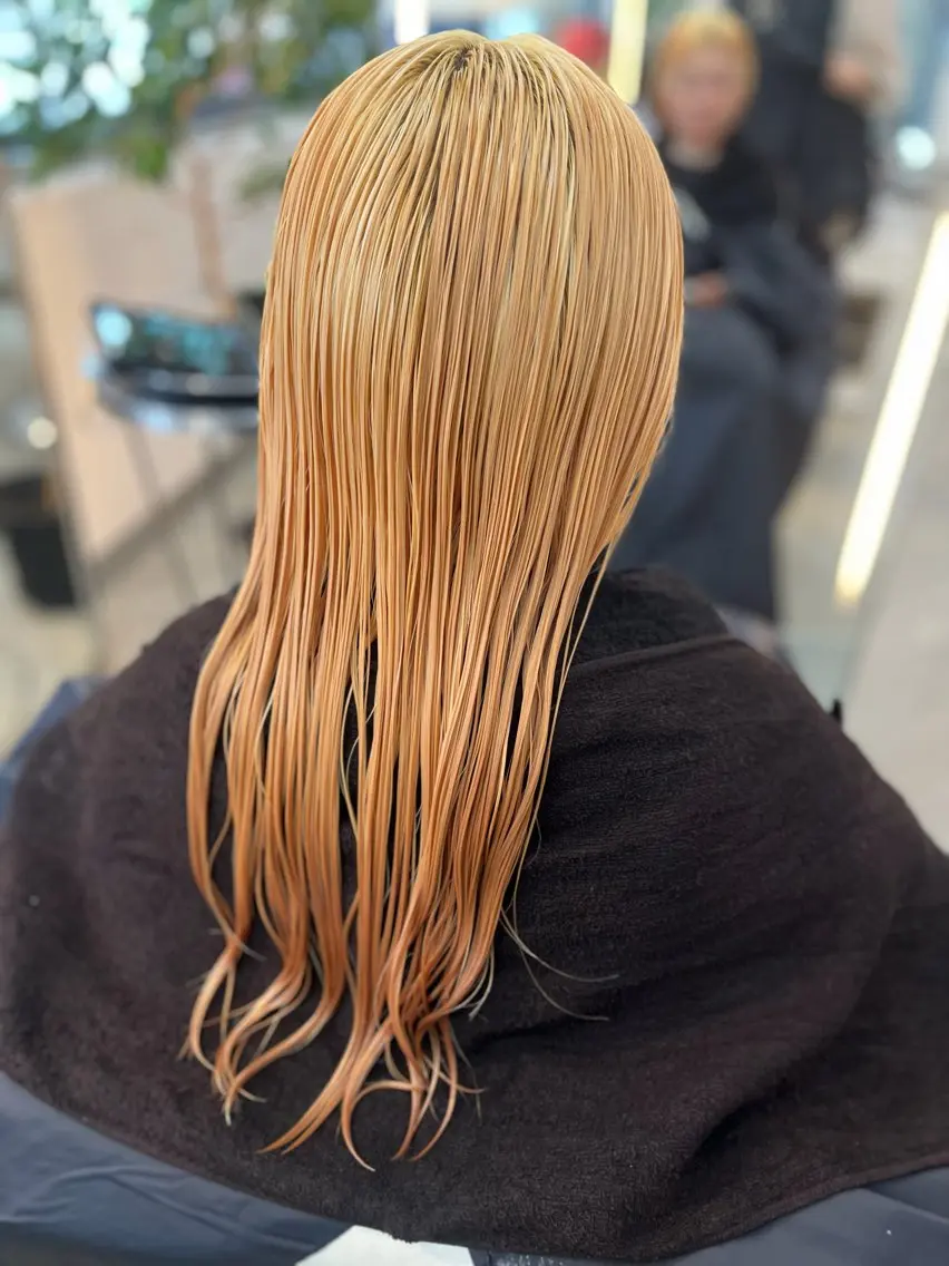 カラー フルカワ リナのヘアスタイル