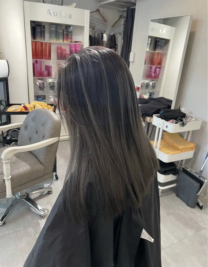 ミディアム カラー バレイヤージュ グレージュ レイヤーカット 指名数No.1 /NAOYAのヘアスタイル