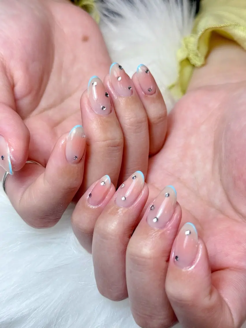 ネイル アートネイル ジェルネイル ニュアンスネイル シンプルネイル ネイルチップ ハンドネイル Lisa Nail Salonのネイルデザイン