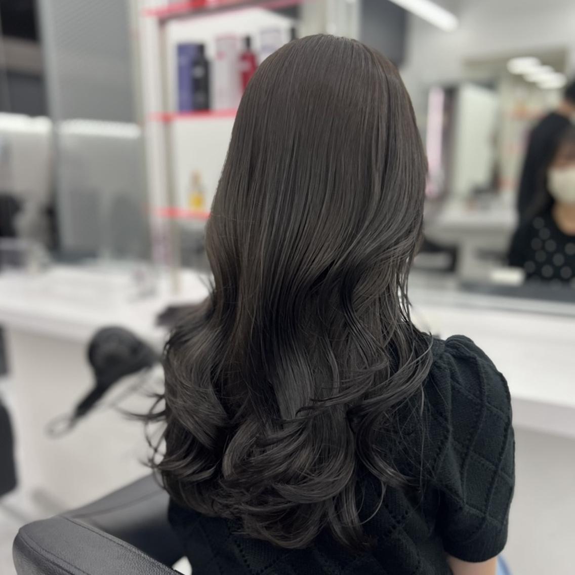 カラー 暗髪/ナチュラル🩶 🫧渋谷のヘアスタイル